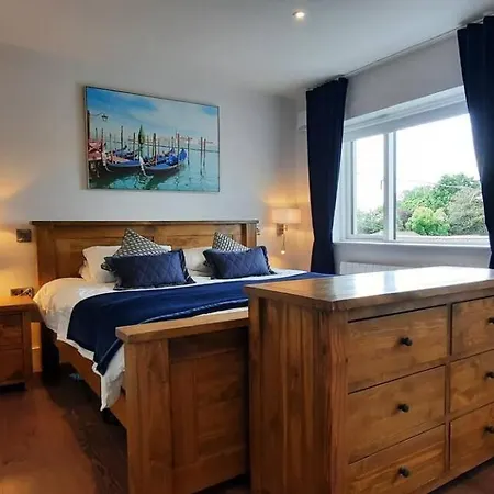 Stunning Family Sleeps 10 *