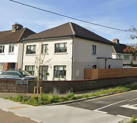 Вилла Stunning Family Sleeps 10 *